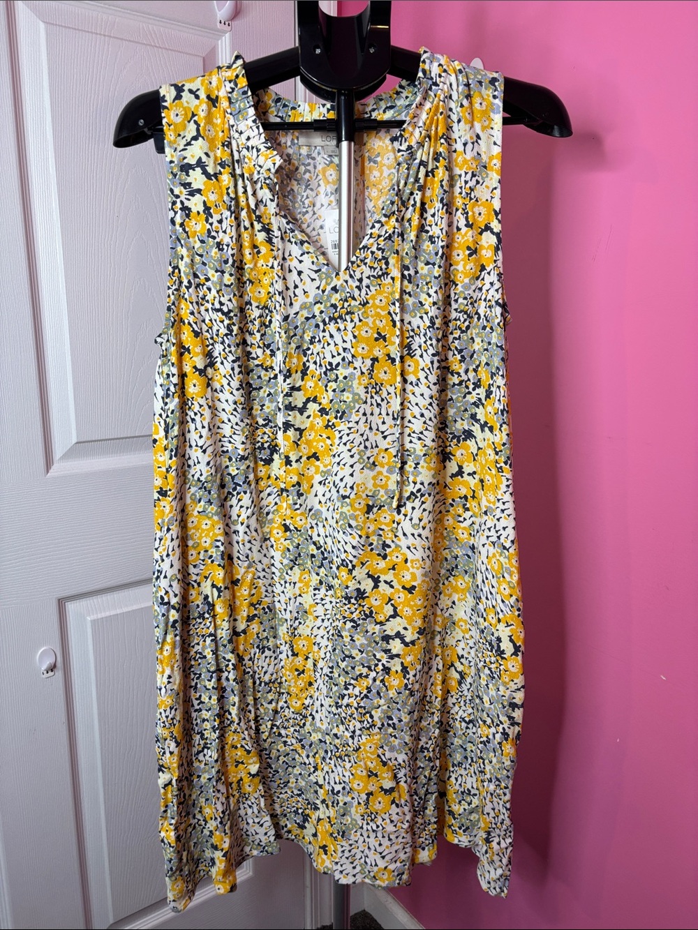 NWT LOFT Floral Sleeveless Shift Dress Yellow Gray Size L
Msrp $89.50
